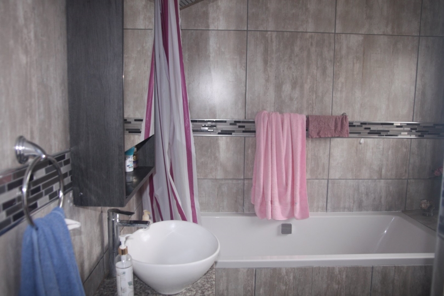 5 Bedroom Property for Sale in Dana Bay Western Cape